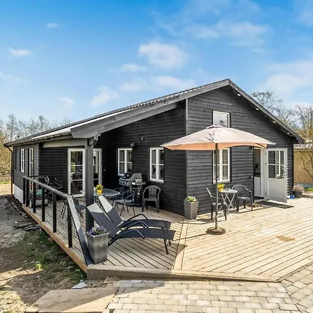 3 Bedroom Cozy In Hyllinge