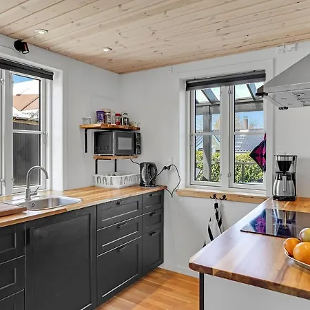 3 Bedroom Cozy In Hyllinge * Kirke-Hyllinge