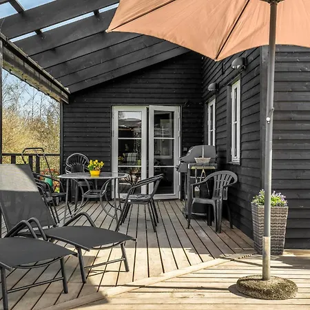 3 Bedroom Cozy In Hyllinge